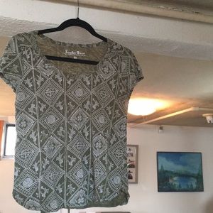 Lucky brand green patterned t